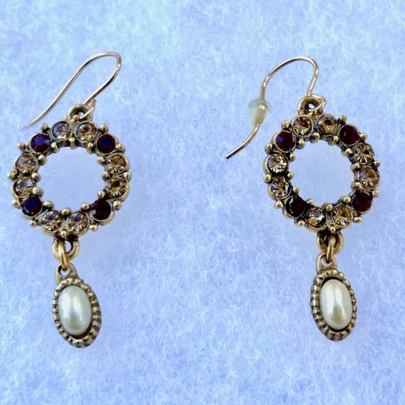 Metropolitan Museum 14k gold plated circular Pearl Earrings with precious stones - Picture 4 of 5